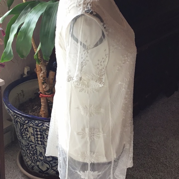 EUC Sundance Lace Top - Picture 3 of 6